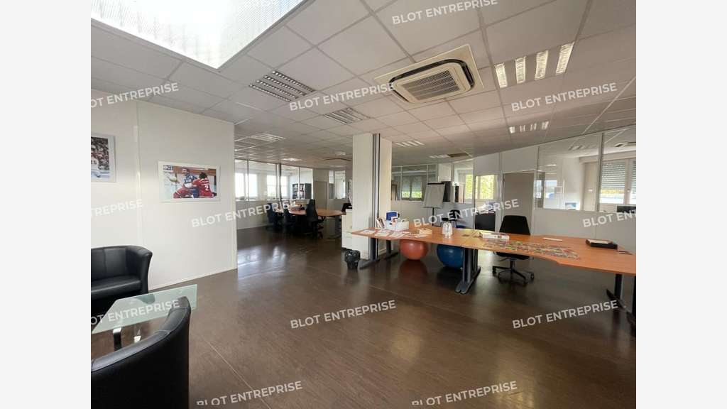 A louer bureaux 285m² à Cesson-Sévigné