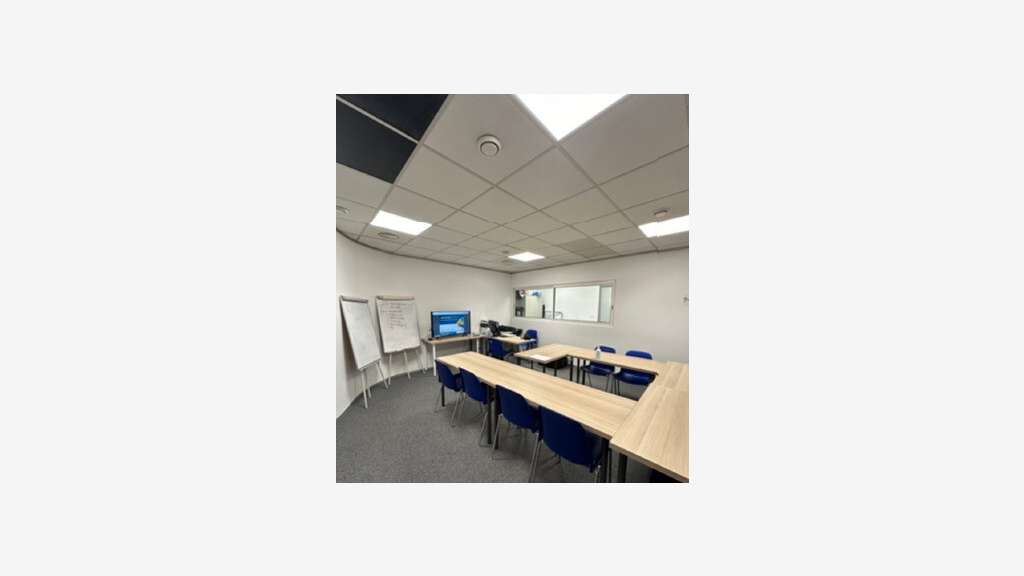 Bureaux 58m² à louer Camp Major 13400
