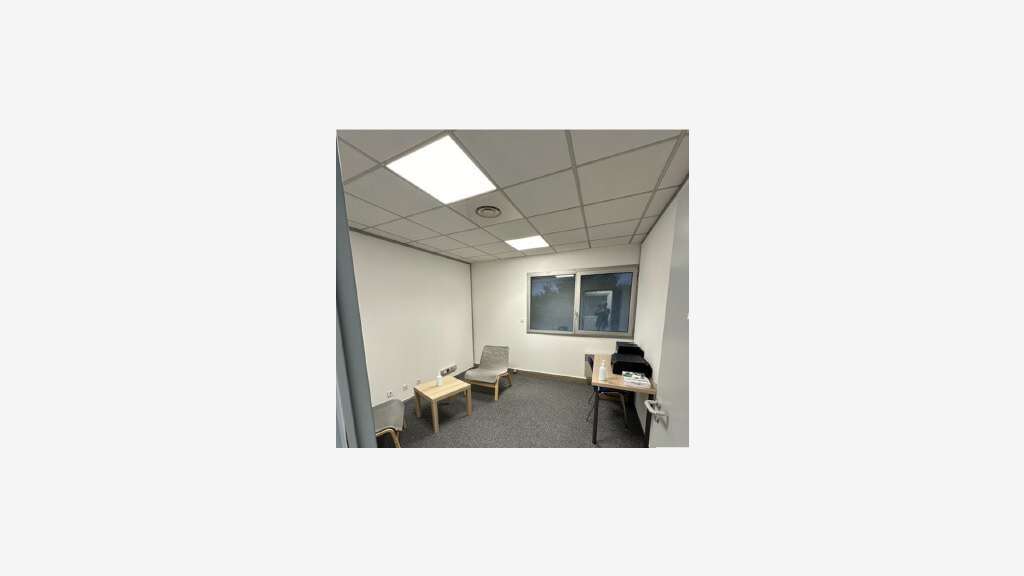 Bureaux 58m² à louer Camp Major 13400
