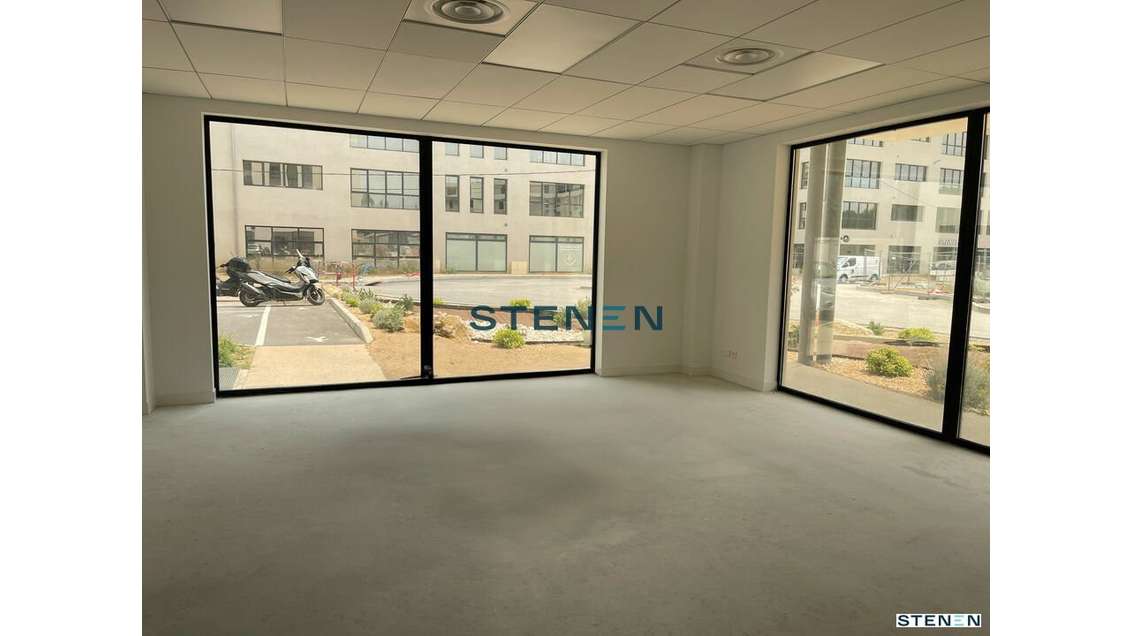 Location bureaux de 315,50m² en RDC à Gémenos