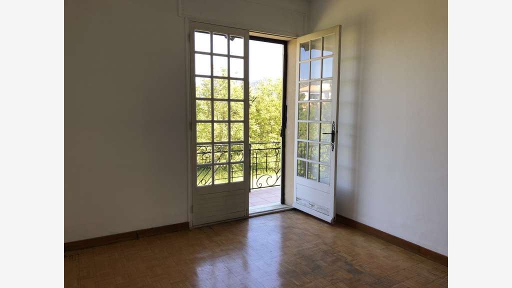 Bureaux 126m² à louer proche Paluds 13400 Aubagne