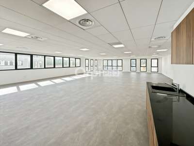 A louer bureaux neufs de 182m² Aubagne proche A50
