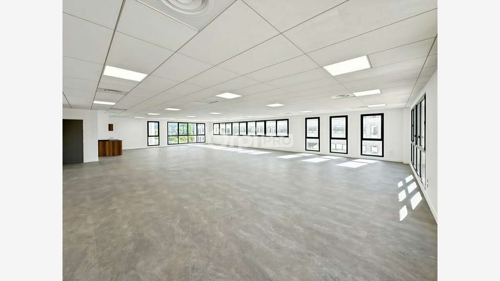 A louer bureaux neufs de 182m² Aubagne proche A50