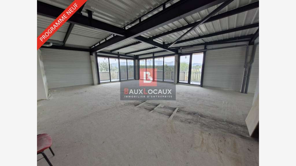 A louer local commercial 405m² Aubagne zone co