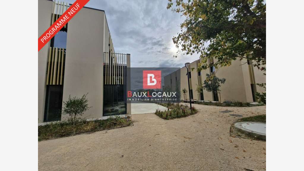 A louer local commercial 405m² Aubagne zone co