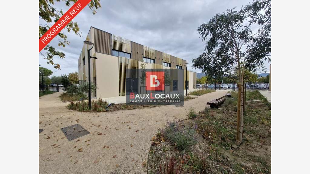 A louer local commercial 405m² Aubagne zone co