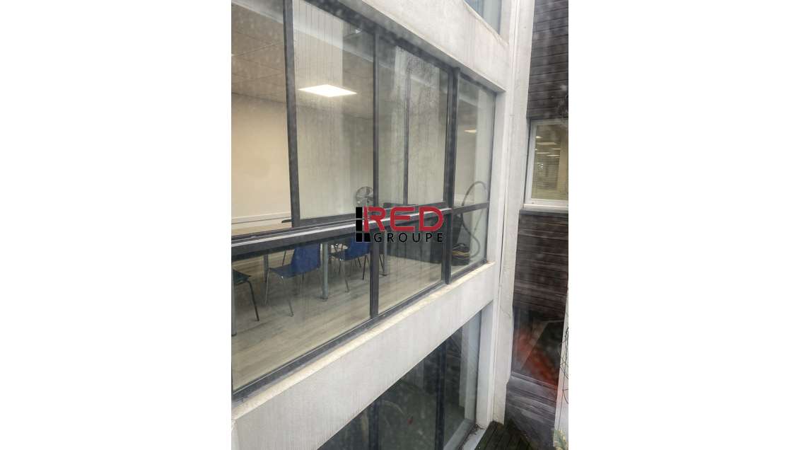 A louer bureaux de 260m² à Aubagne Paluds