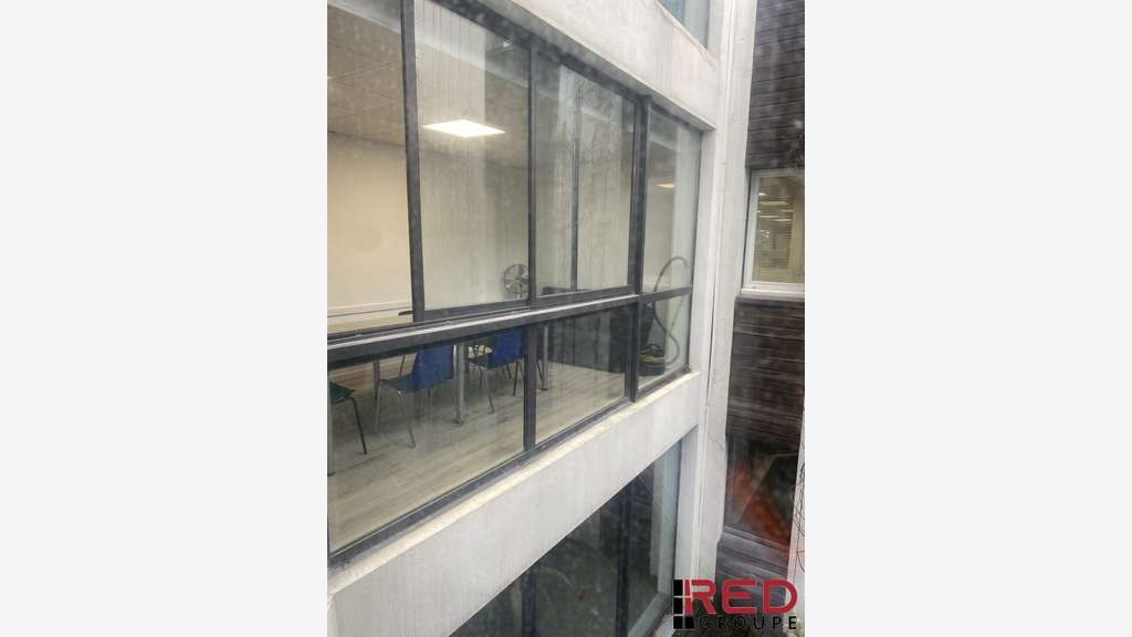 A louer bureaux de 260m² à Aubagne Paluds