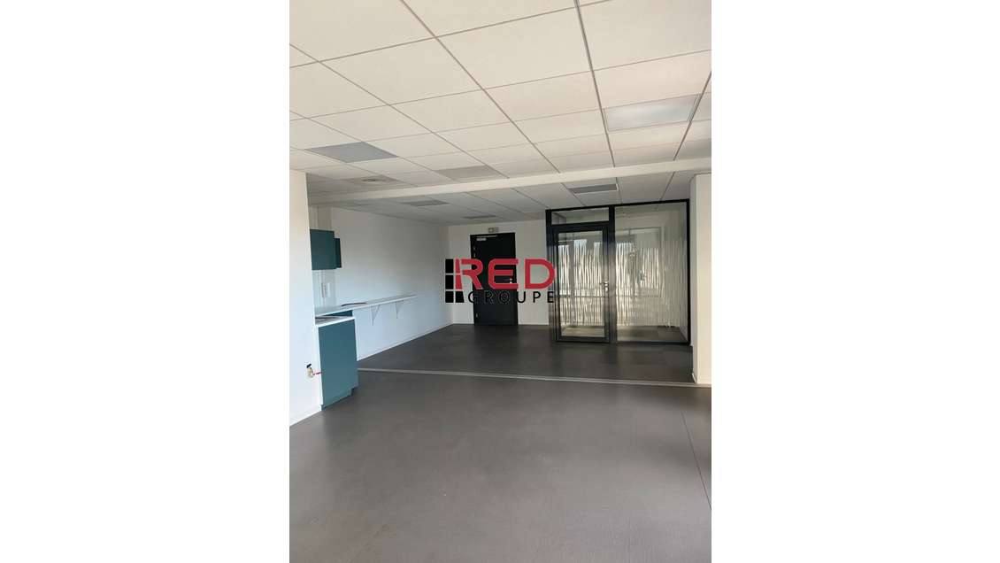 Bureaux 214m² R+2 en très bon état à louer Aubagne