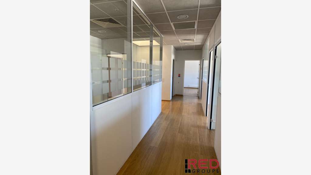 A louer bureaux lumineux 210m² Aubagne Paluds