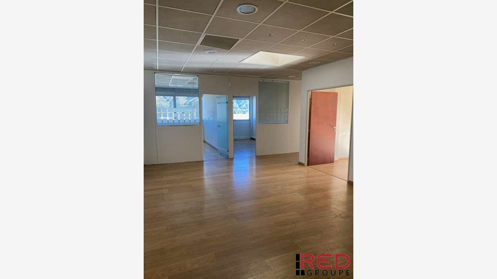 A louer bureaux lumineux 210m² Aubagne Paluds