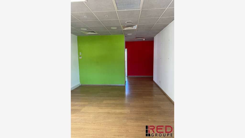 A louer bureaux lumineux 210m² Aubagne Paluds