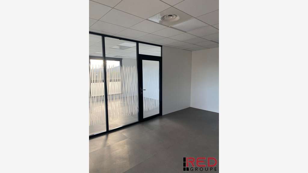 A louer bureaux en très bon état 83m² R+2 Aubagne