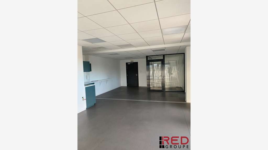 A louer bureaux en très bon état 83m² R+2 Aubagne