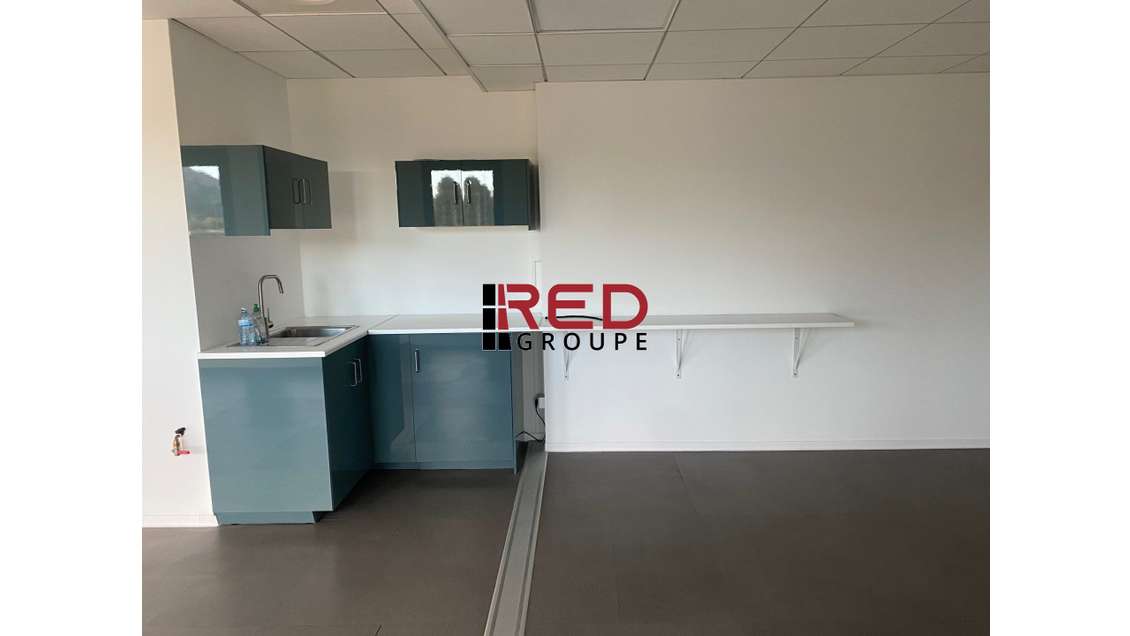 A louer bureaux en très bon état 83m² R+2 Aubagne