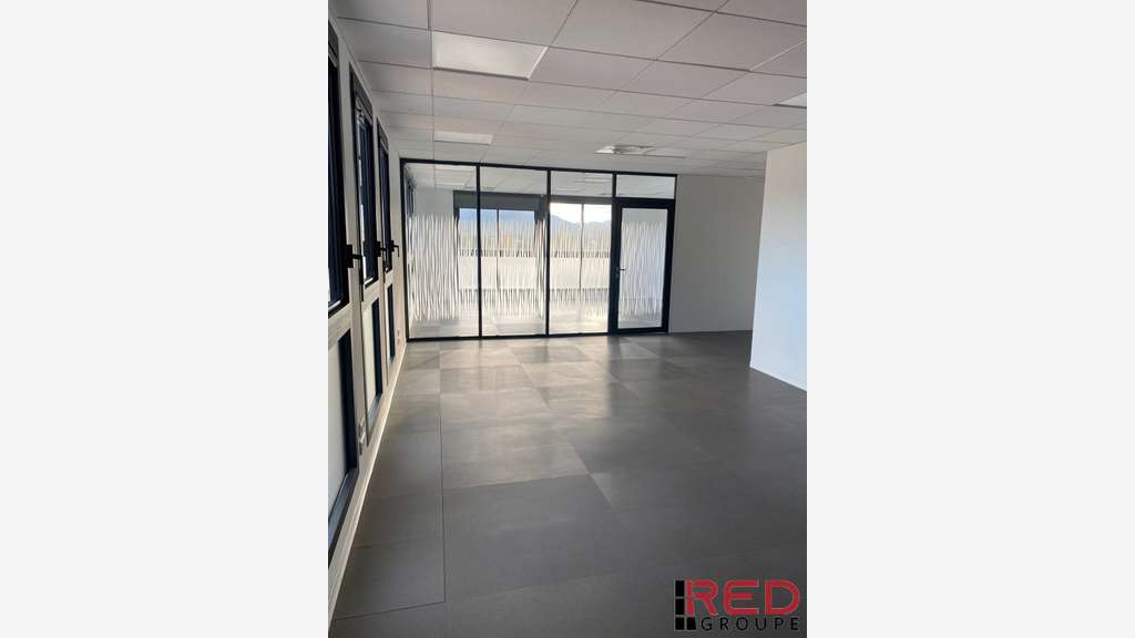 A louer bureaux en très bon état 83m² R+2 Aubagne