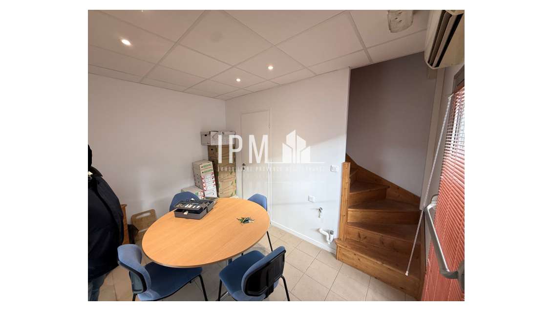 A louer bureaux 21m² ZI  Les Paluds à Aubagne