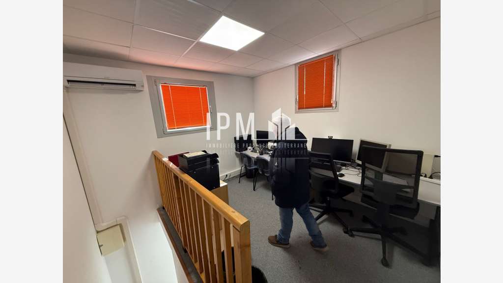 A louer bureaux 21m² ZI  Les Paluds à Aubagne