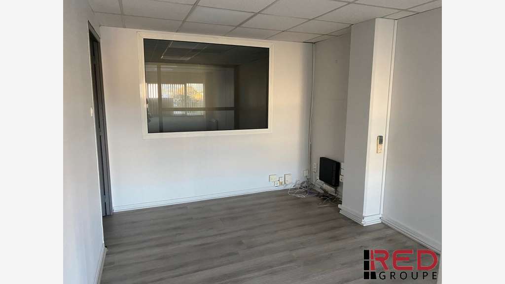 A louer bureaux de 46m² en R+1 Aubagne Paluds