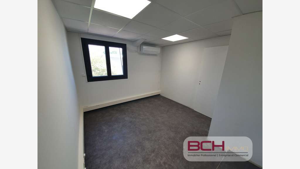 Location bureaux avec terrasse et parking