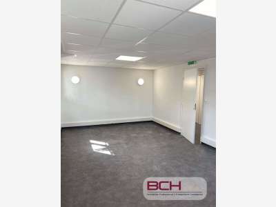 Location bureaux avec terrasse et parking