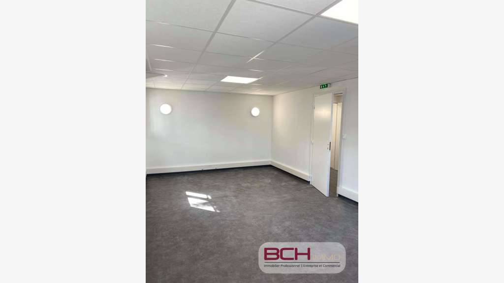 Location bureaux avec terrasse et parking
