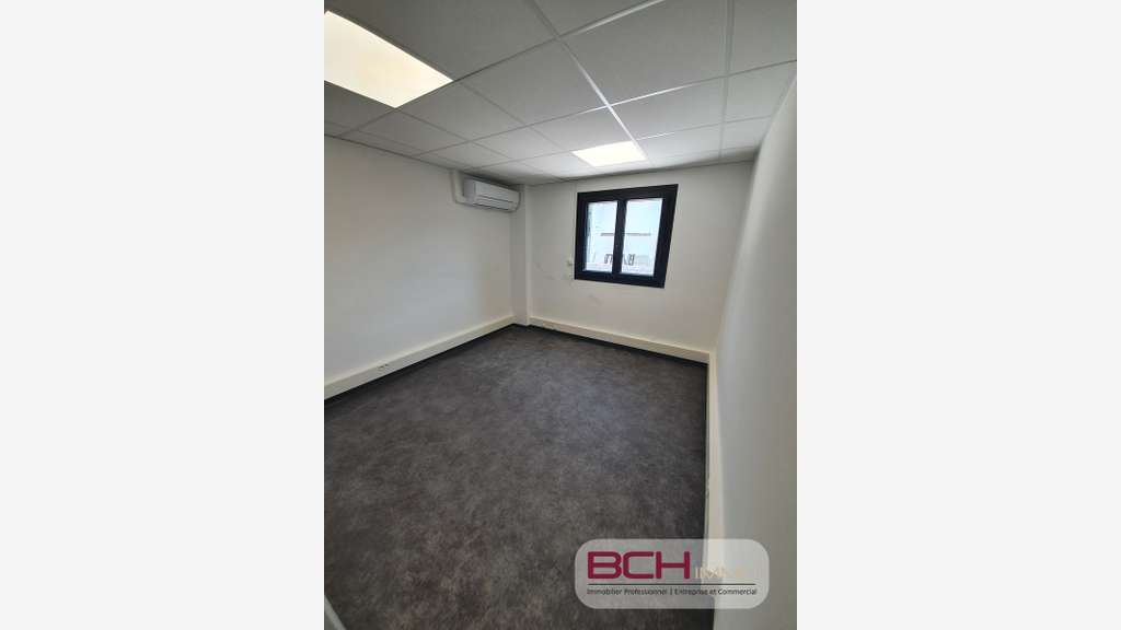 Location bureaux avec terrasse et parking