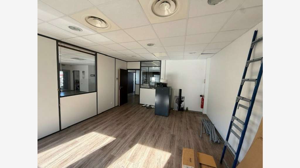 Bureaux de 151m² à louer à Aubagne zone des Paluds