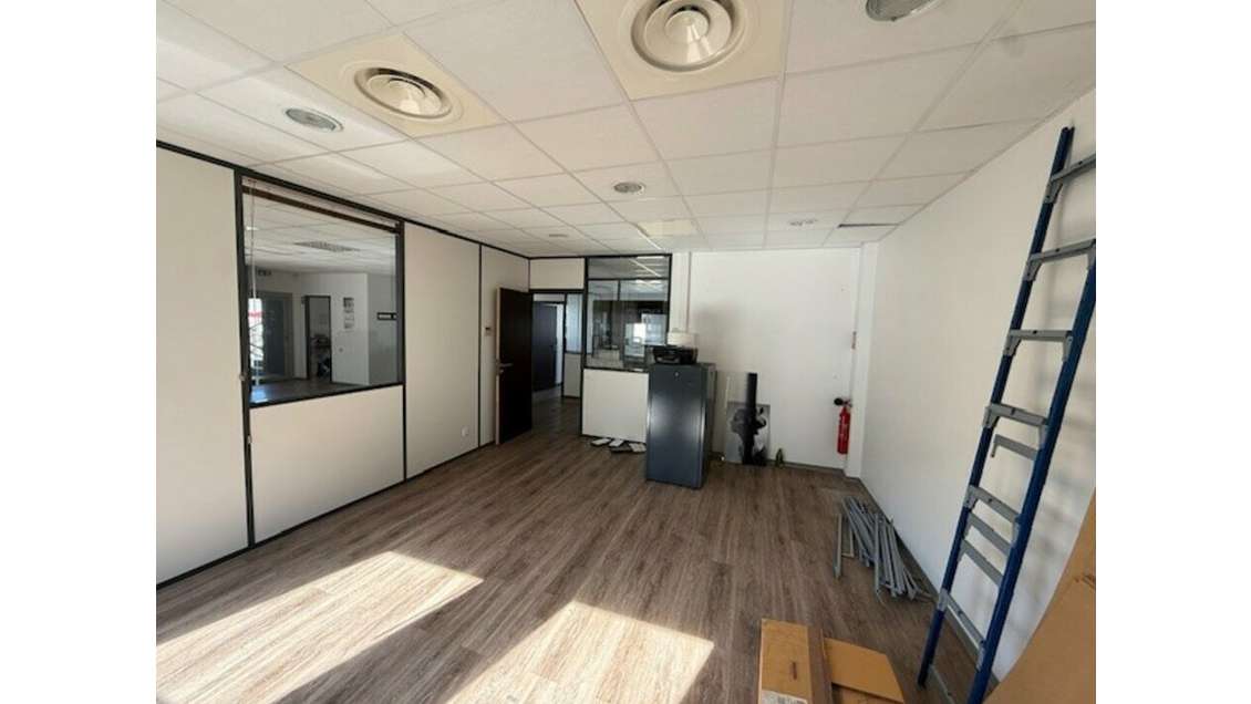 Bureaux de 151m² à louer à Aubagne zone des Paluds
