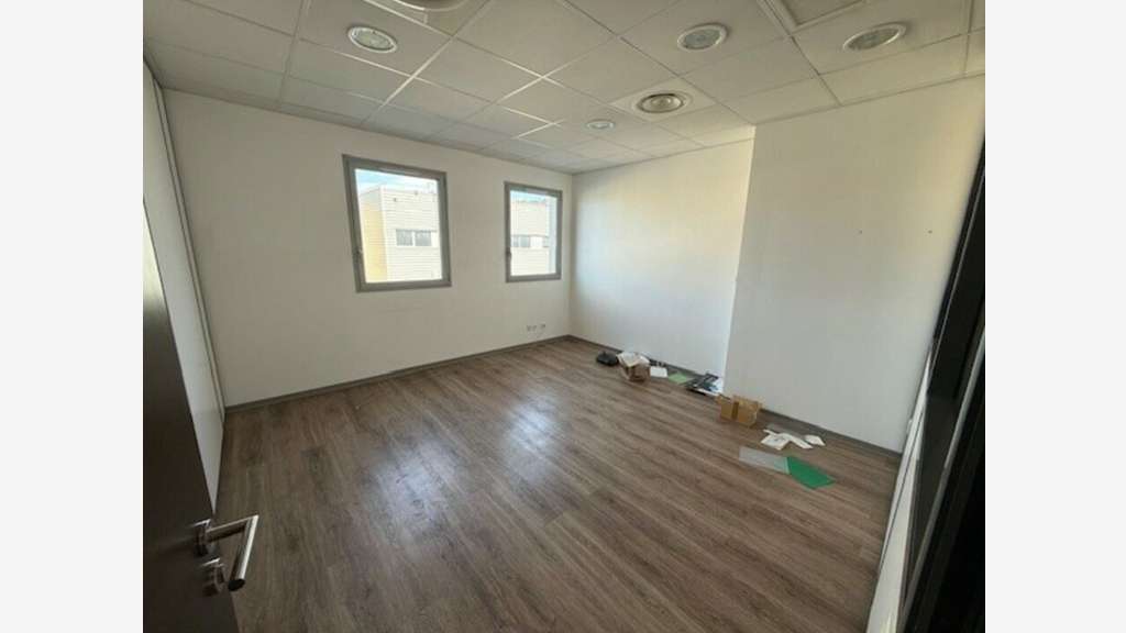 Bureaux de 151m² à louer à Aubagne zone des Paluds
