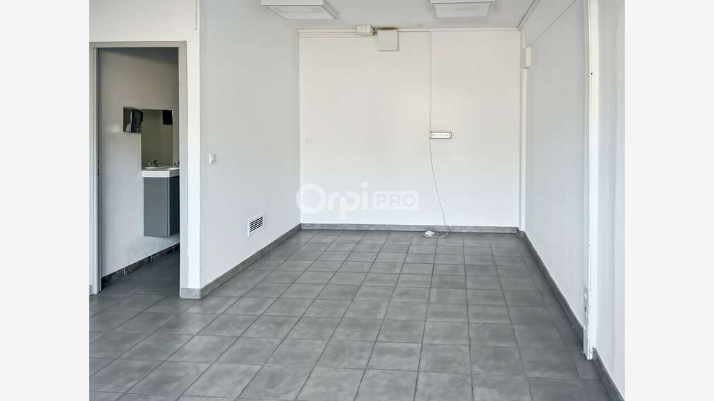 Bureau 12m² à louer avenue de la Fleuride Aubagne