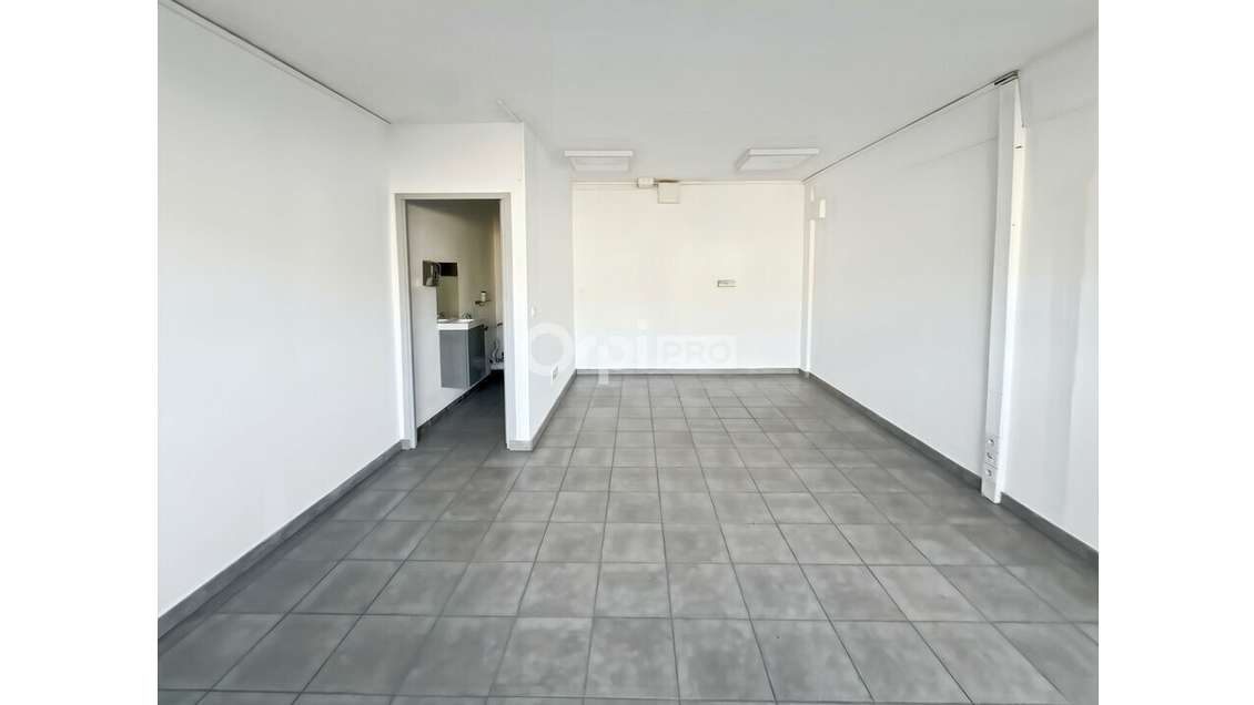 Bureau 12m² à louer avenue de la Fleuride Aubagne
