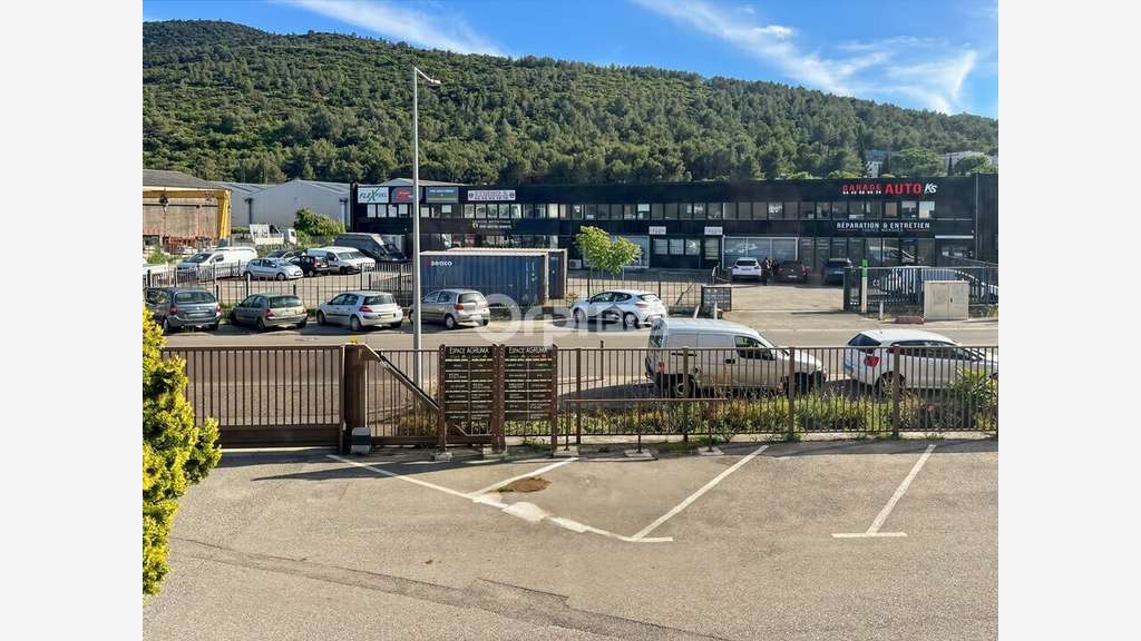 A louer bureau 25m² Aubagne avenue de la Fleuride