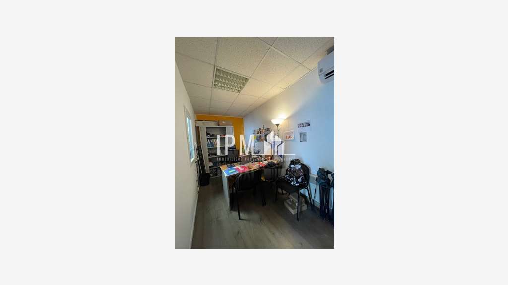 Location bureaux 64m² R+1 à Aubagne 13400