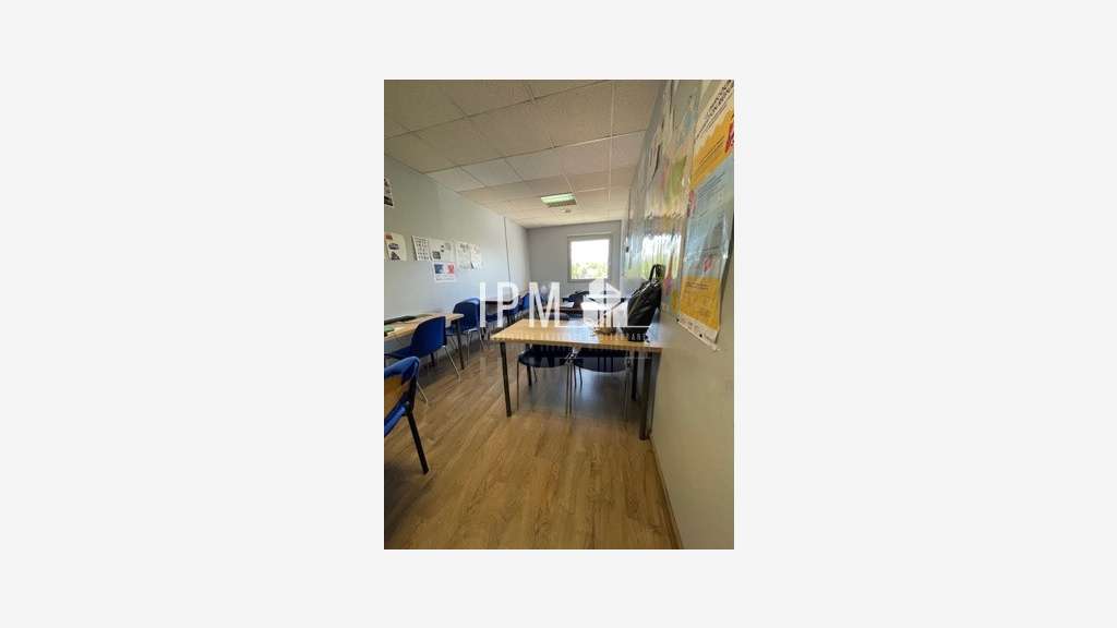 Location bureaux 64m² R+1 à Aubagne 13400