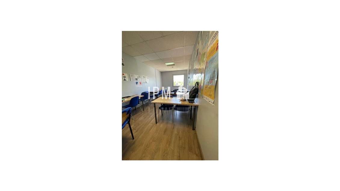 Location bureaux 64m² R+1 à Aubagne 13400