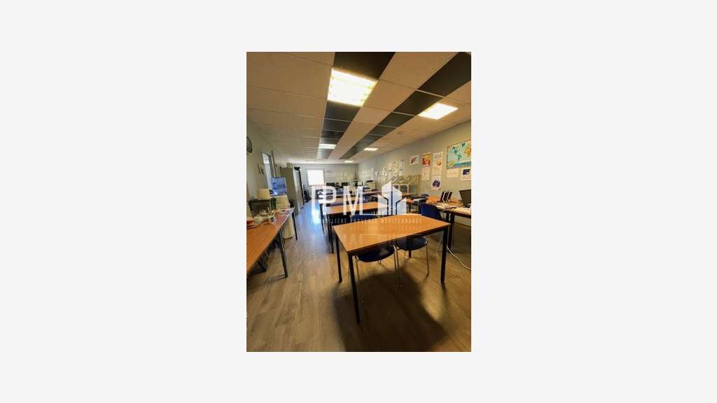 Location bureaux 64m² R+1 à Aubagne 13400