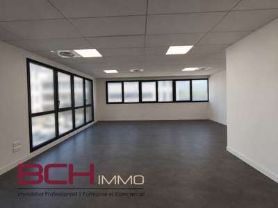Location bureau neuf, lumineux, accès PMR, Alta