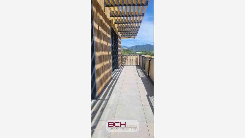 Location plateau de bureaux neufs, PMR, terrasse,