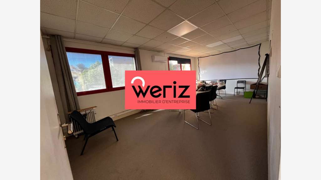 A louer bureaux 123m² R+1 proche A50 Aubagne