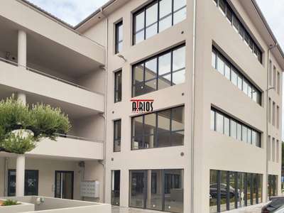 Bureau de 100m² à louer au 1er étage à Aubagne