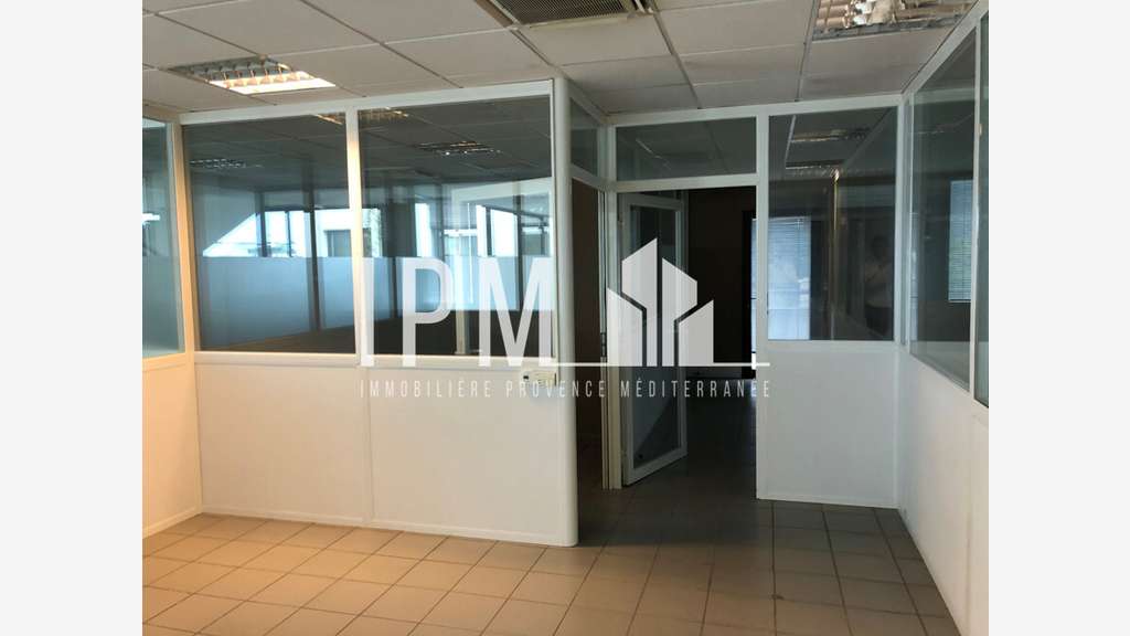 A louer bureaux 630m² Aubagne ZI les Paluds