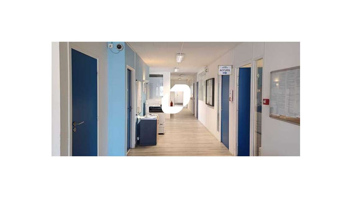 A louer Bureaux 800m² Aubergenville
