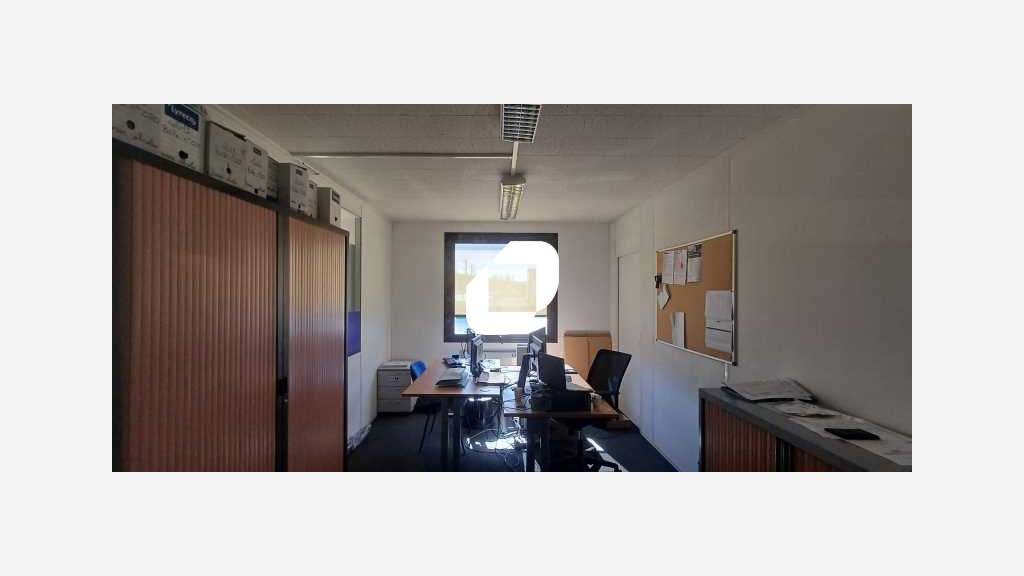 A louer Bureaux 800m² Aubergenville