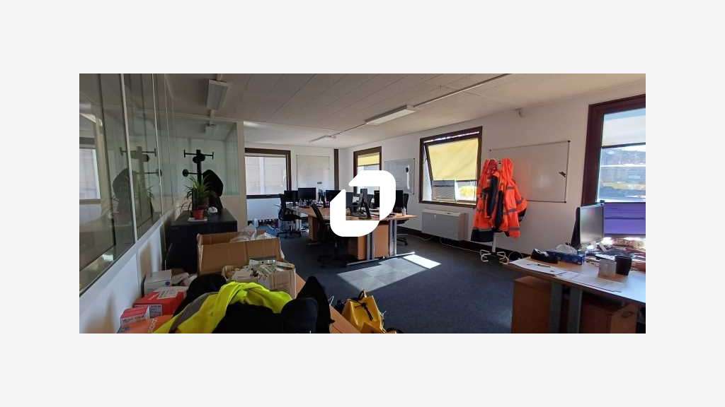 A louer Bureaux 800m² Aubergenville