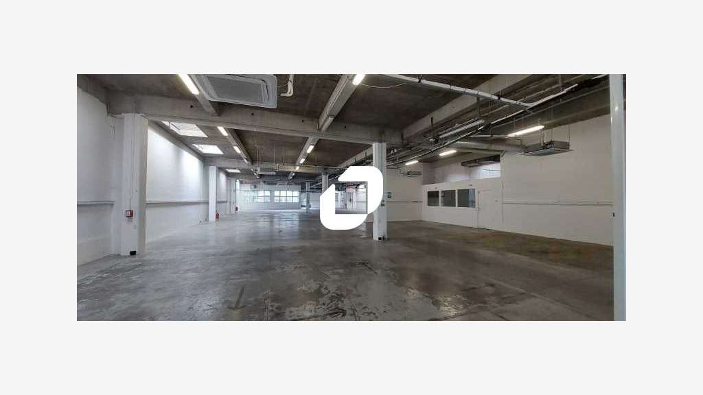 A louer Bureaux 1400m² Aubervilliers