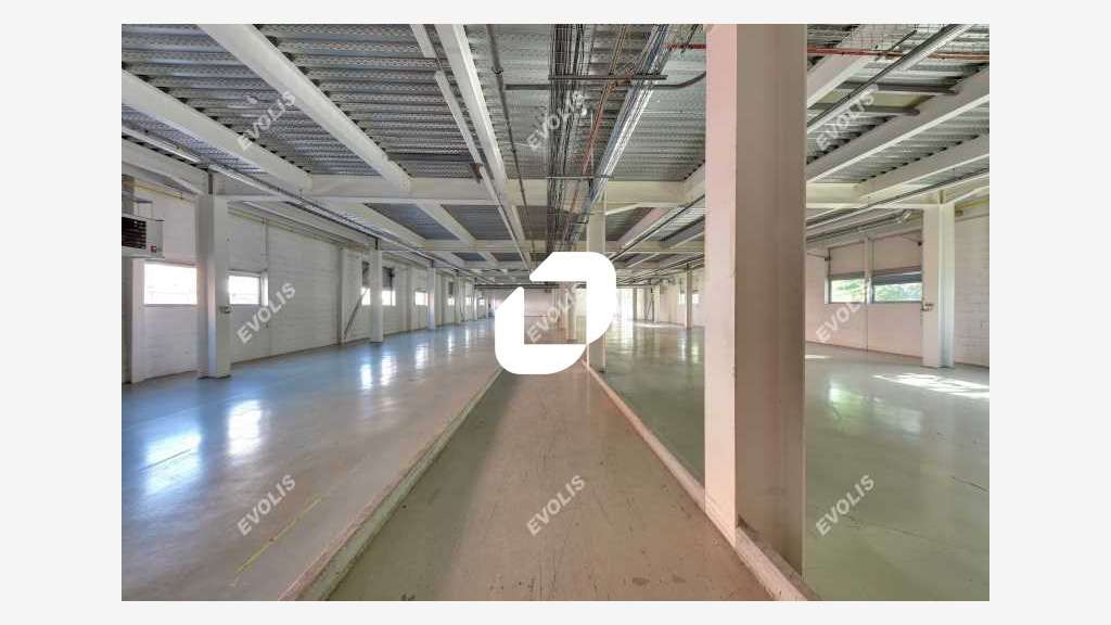 A louer Bureaux 3021m² Aubervilliers