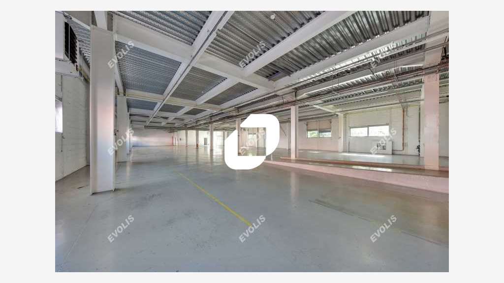 A louer Bureaux 3021m² Aubervilliers