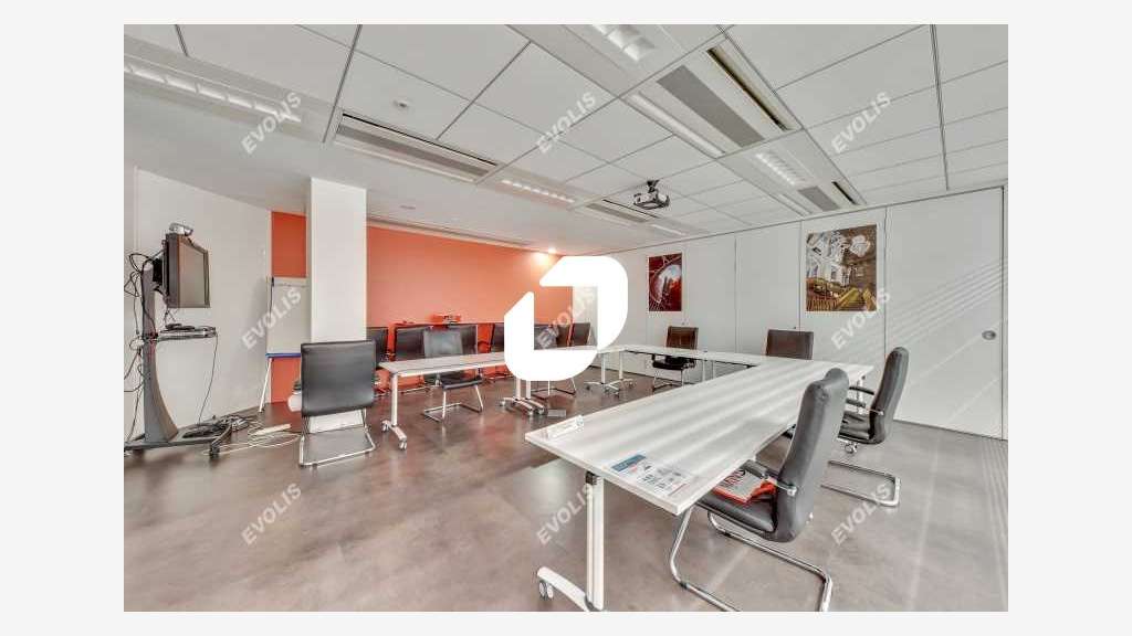 A louer Bureaux 7042m² Aubervilliers