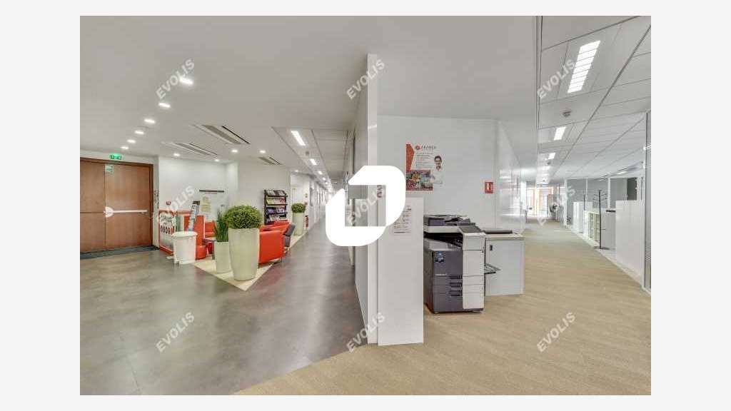 A louer Bureaux 7042m² Aubervilliers